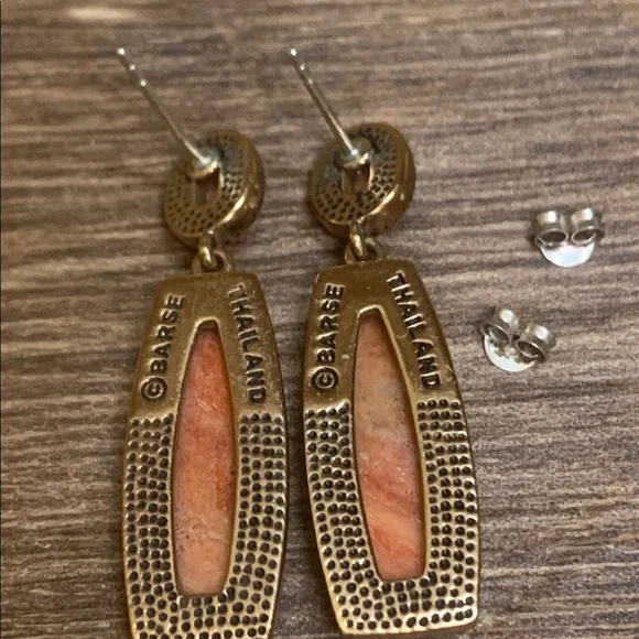 Barse Earrings - Picture 2 of 3